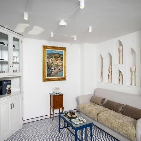 Chic Hideaway In Positano