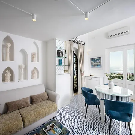Chic Hideaway In Positano