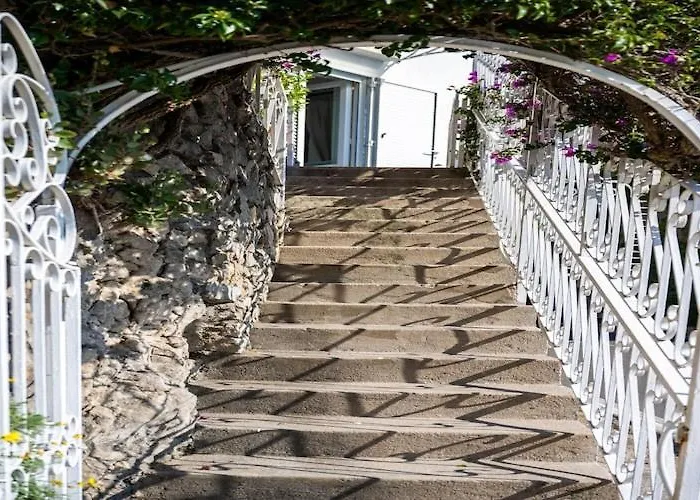 Chic Hideaway In Semesterbostad *