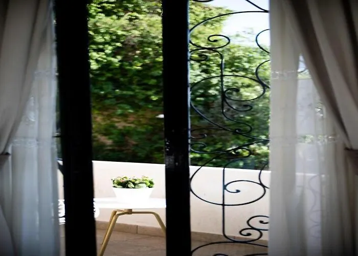 Chic Hideaway In בית נופש