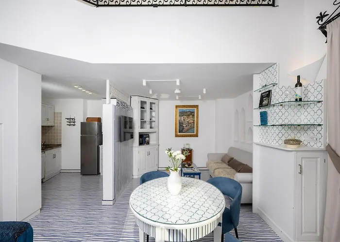 Chic Hideaway In בית נופש